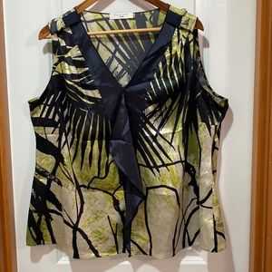 Woman Tahari Top, size 1X, color Black & Green.
